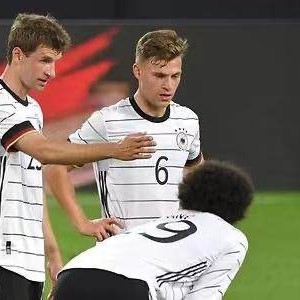 v站体育-勒夫力挺克罗斯：他是榜样！是最不可或缺之人！